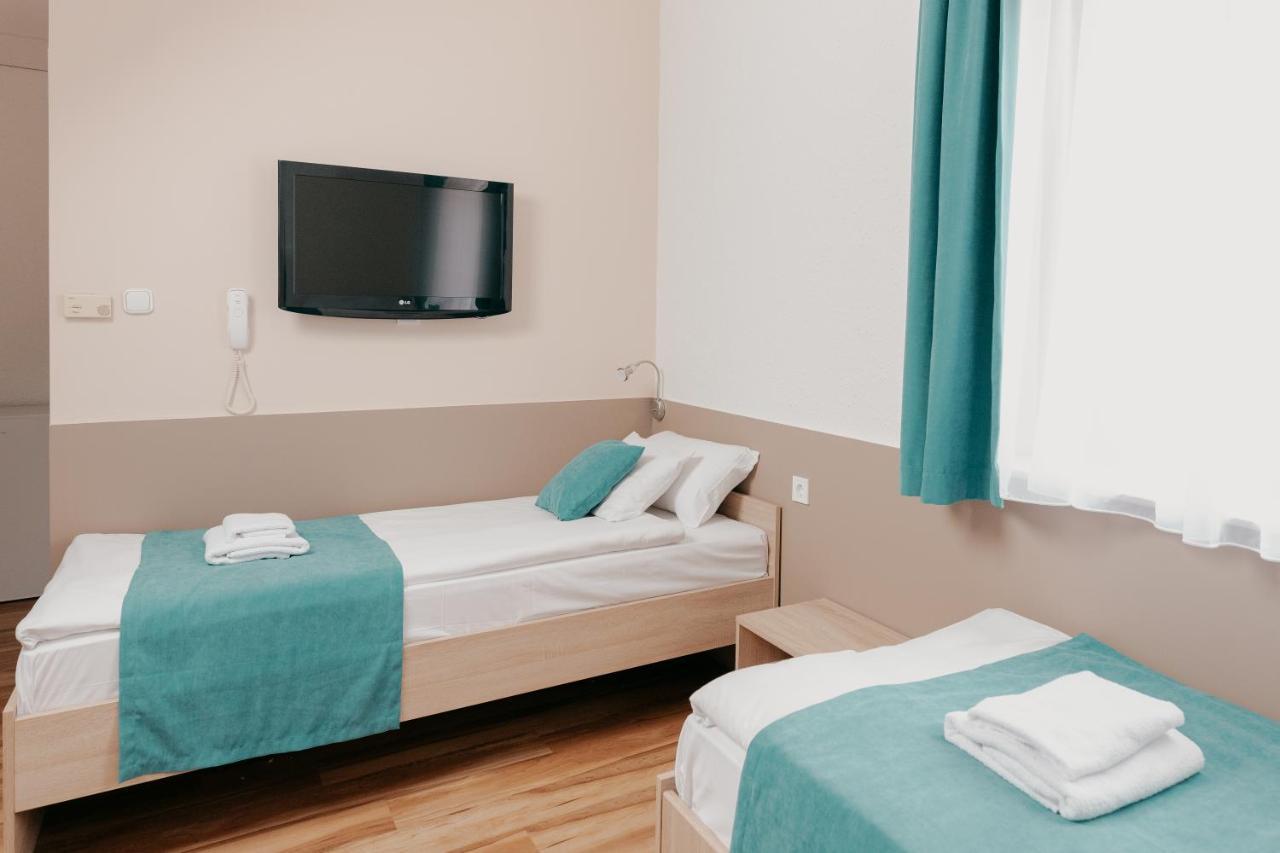 Homoky Hotels Bestline Hotel บูดาเปสต์ ภายนอก รูปภาพ