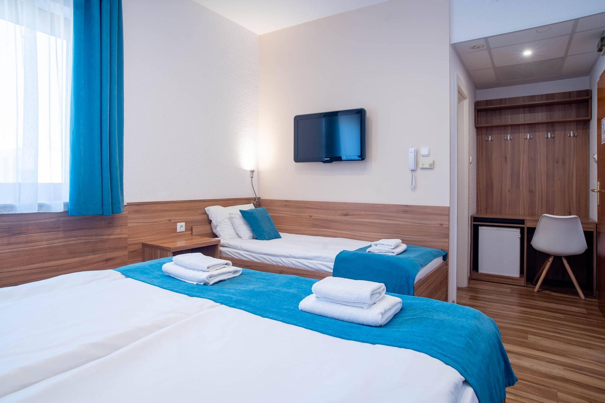 Homoky Hotels Bestline Hotel บูดาเปสต์ ภายนอก รูปภาพ