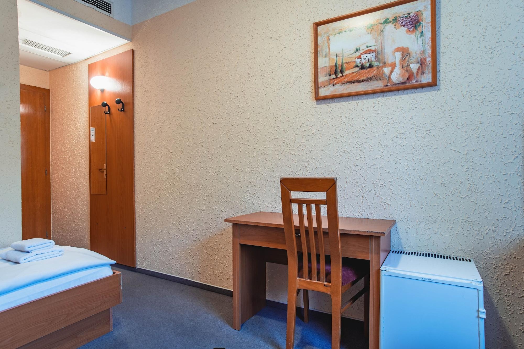 Homoky Hotels Bestline Hotel บูดาเปสต์ ภายนอก รูปภาพ