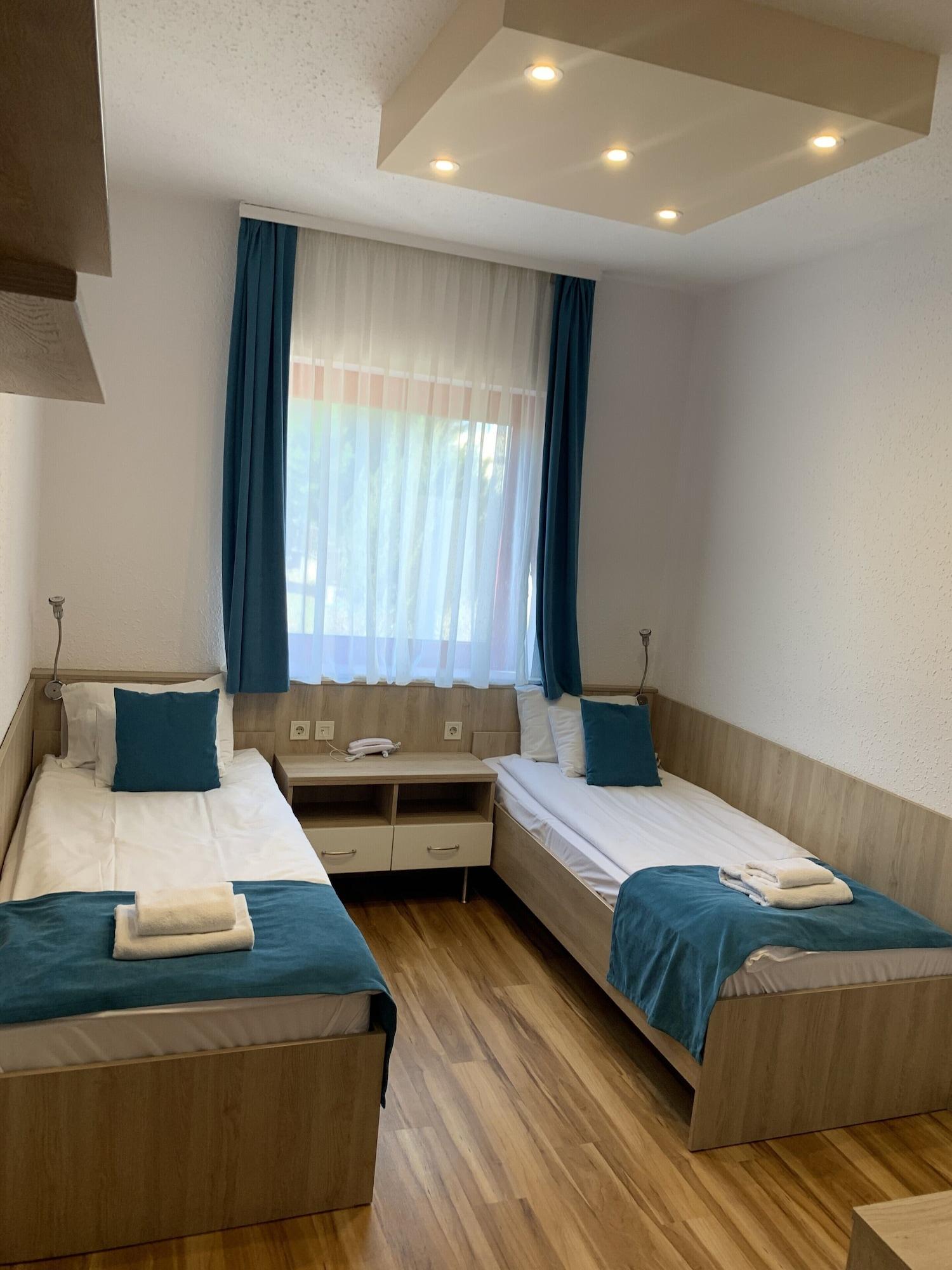 Homoky Hotels Bestline Hotel บูดาเปสต์ ภายนอก รูปภาพ