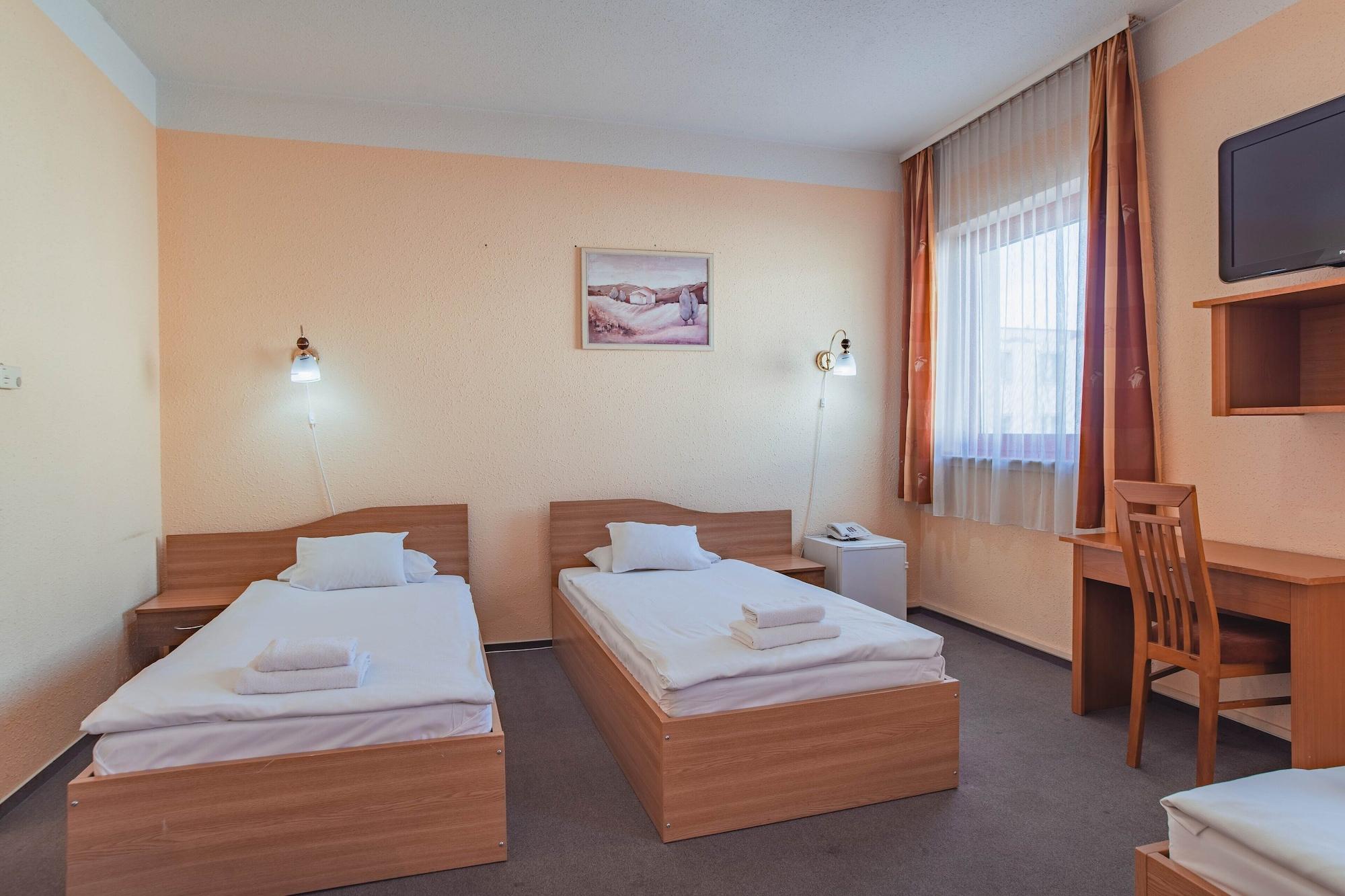 Homoky Hotels Bestline Hotel บูดาเปสต์ ภายนอก รูปภาพ